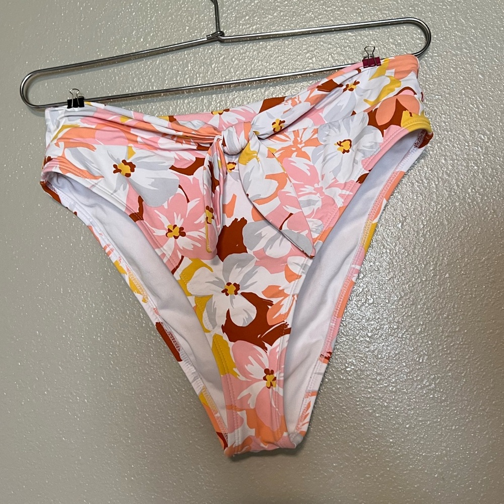 Floral high rise bikini bottoms size M, tie waist, worn once, semi-cheeky cut